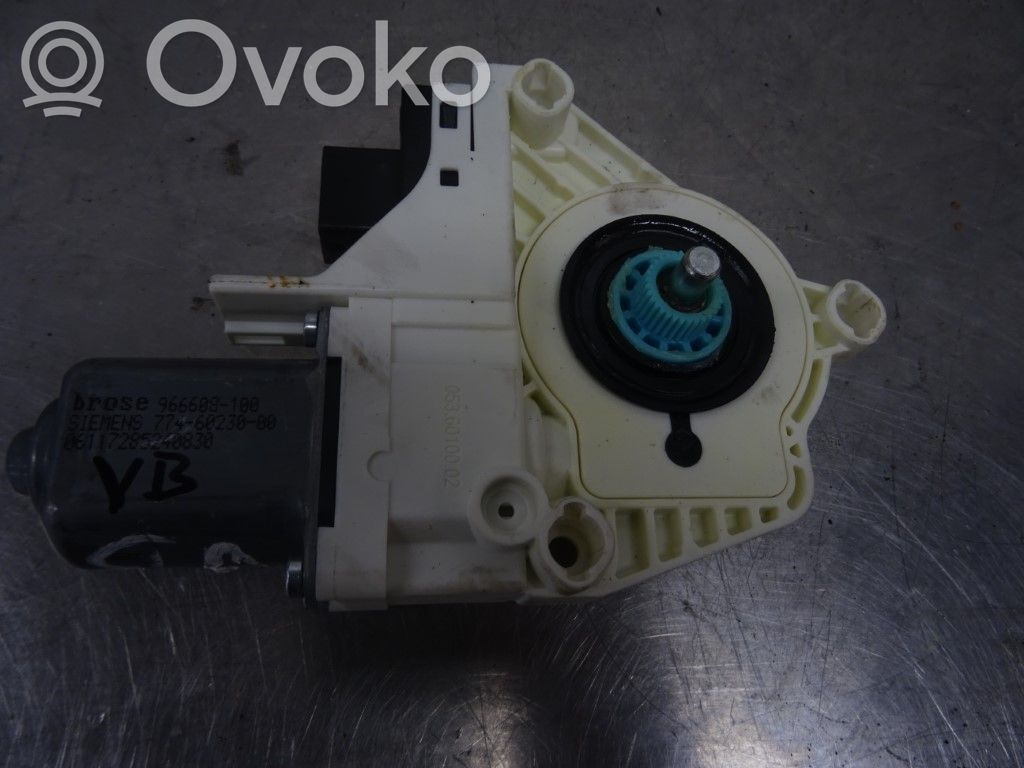 Audi A4 S4 B8 8K Silniczek podnoszenia szyby drzwi tylnych 