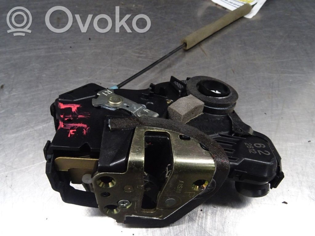 Priekšpusē slēdzene   6903002151,141354