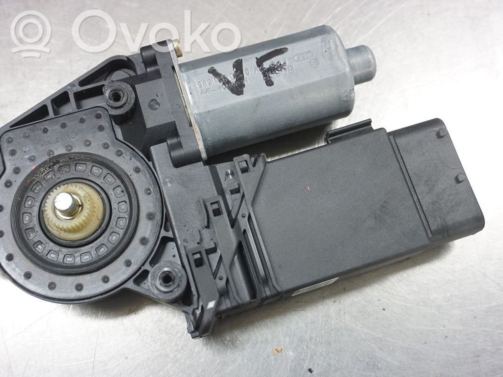 Volkswagen PASSAT B5.5 Motor macara geam ușă față 