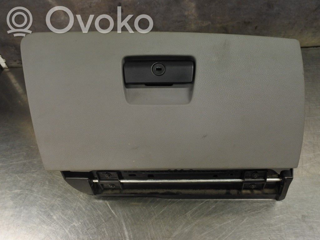 Glove box set   51169110540,151729