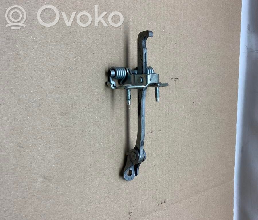 Opel Vivaro Etuoven pidätin 