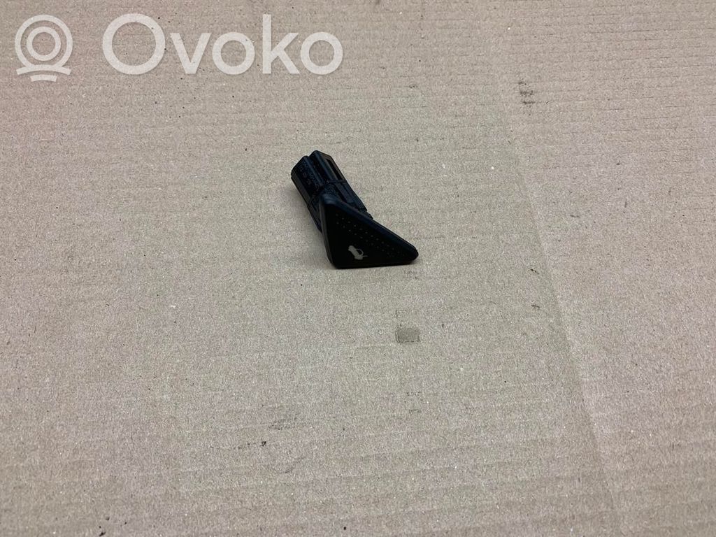 Ford Focus Tailgate/boot open switch button 