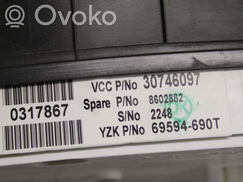 Volvo V70 Speedometer (instrument cluster) 