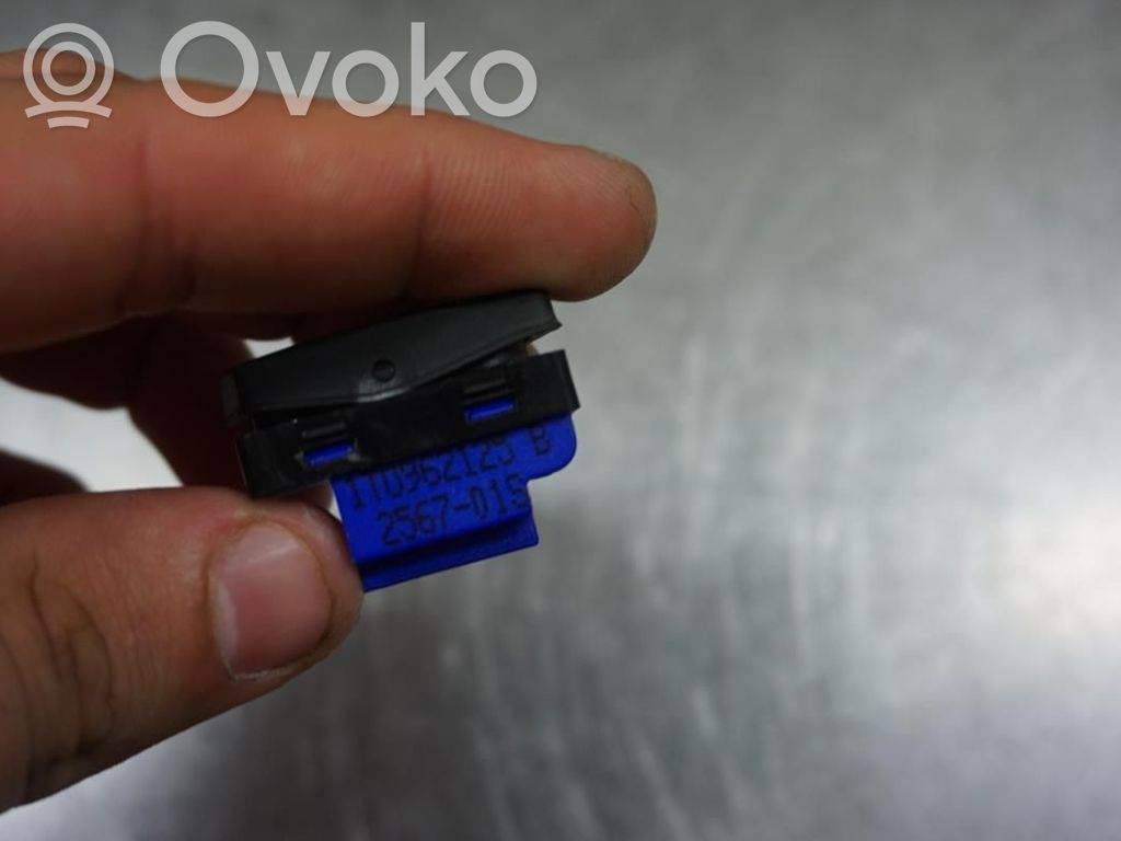 Volkswagen Caddy Central locking switch button 