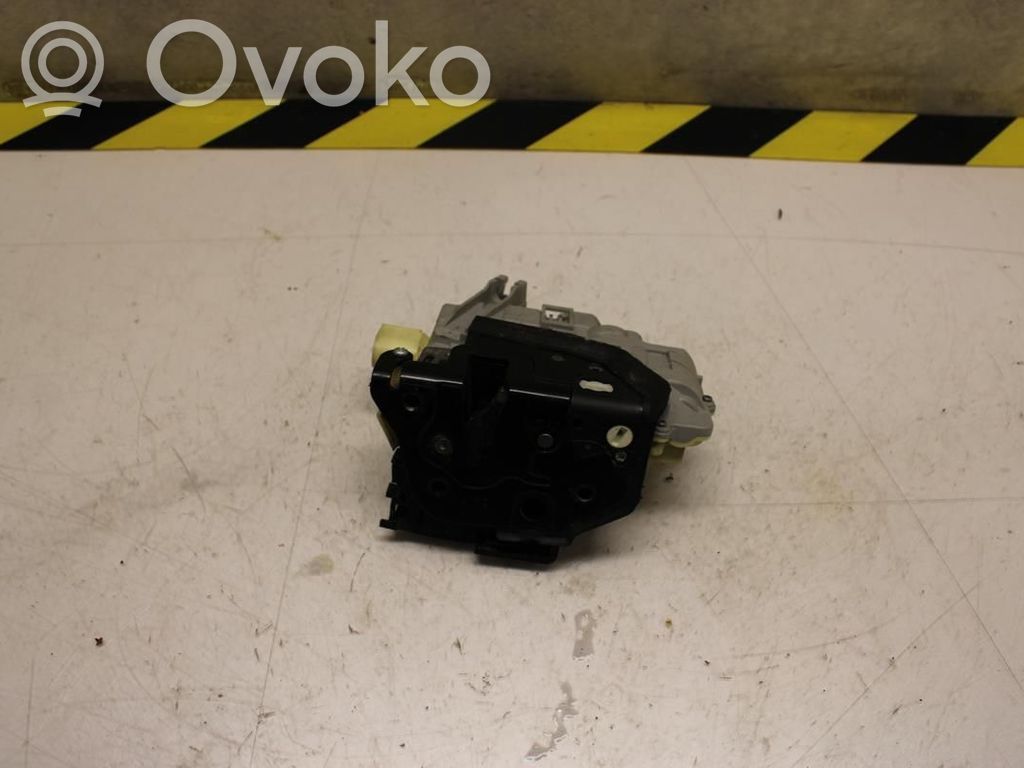 Volkswagen Tiguan Serratura portiera anteriore 