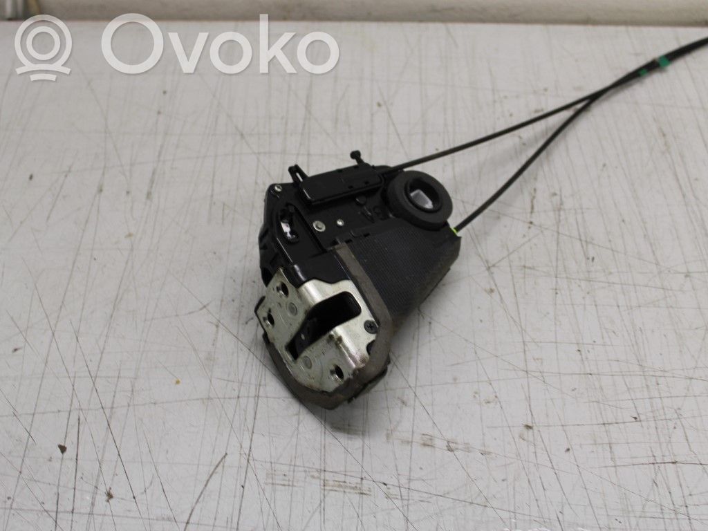 Toyota Yaris Front door lock 
