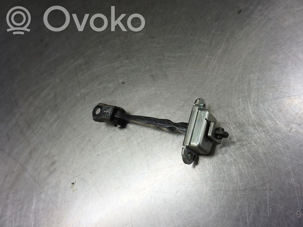 Nissan Qashqai Ogranicznik drzwi przednich 