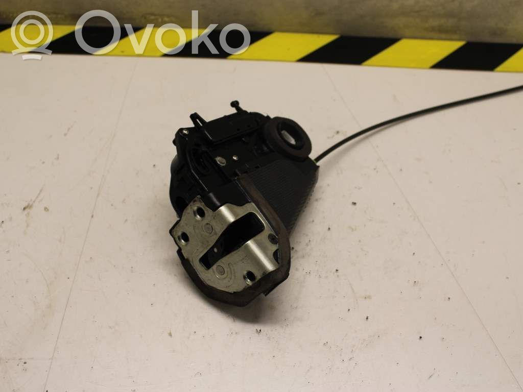 Toyota Yaris Front door lock 