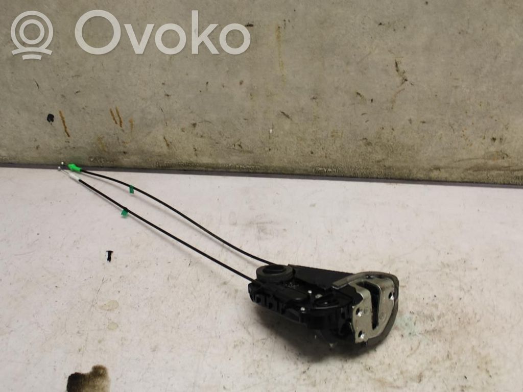 Toyota Yaris Front door lock 