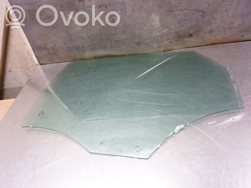 Audi A4 S4 B8 8K Pagrindinis galinių durų stiklas 