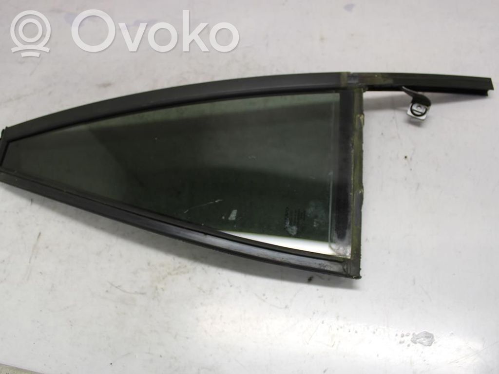 Volvo XC90 Ventanilla de ventilación de la puerta trasera 