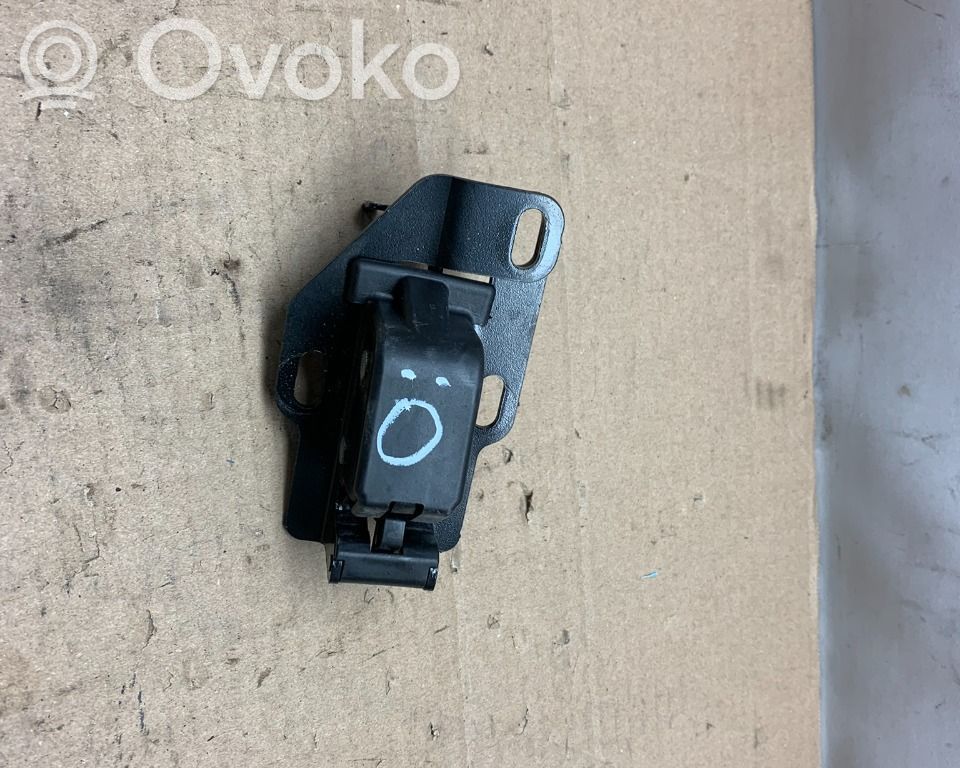 Peugeot Partner Rear door lock 