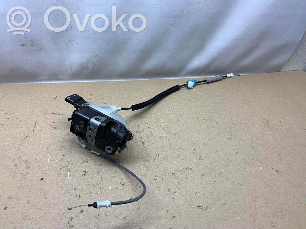 Opel Combo E Priekšpusē slēdzene 
