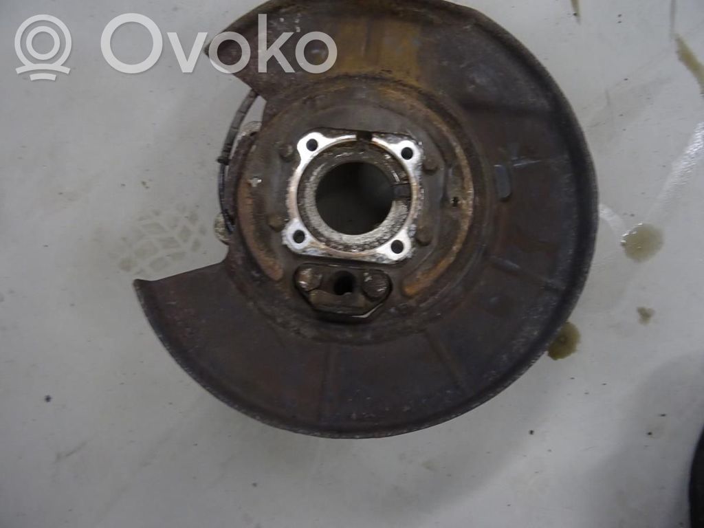 BMW 5 E39 Priekinė stebulė 