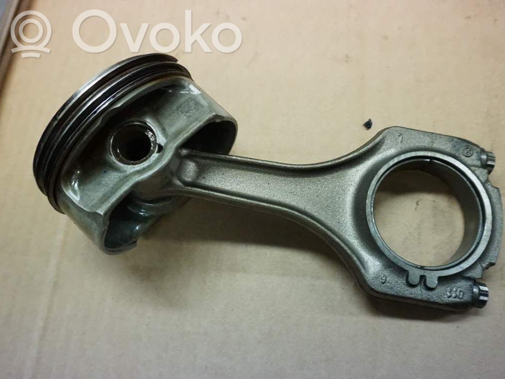 BMW 3 E92 E93 Piston 