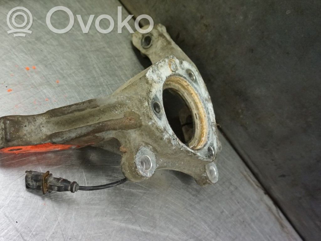 Saab 9-3 Ver2 Zwrotnica koła przedniego 