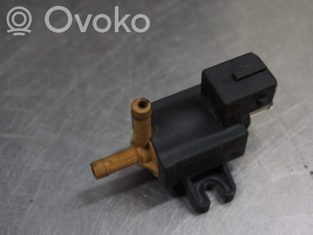 Válvula de vacío   31219138,174705