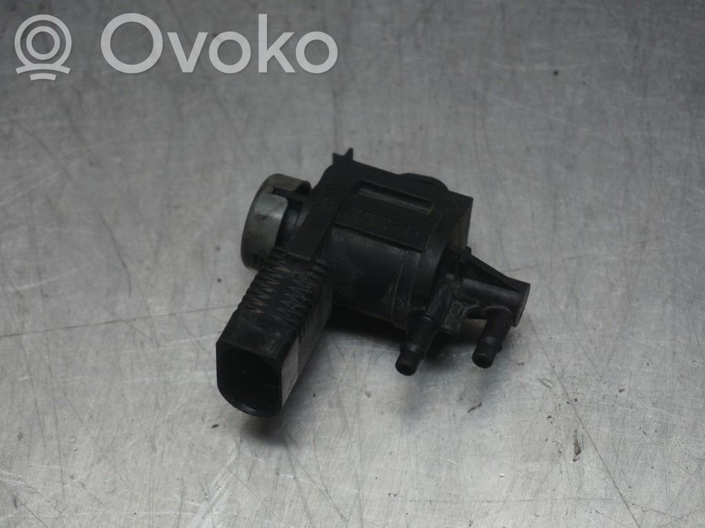 Audi A3 S3 8L Supapă vacuum 