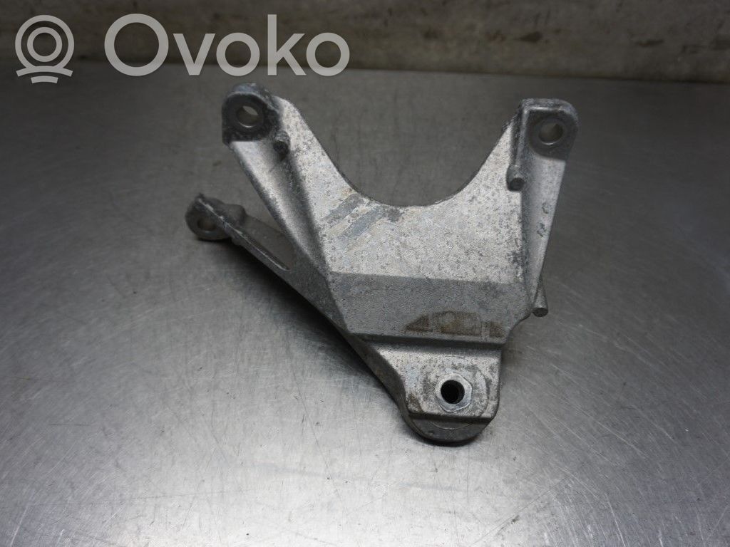 BMW 2 F22 F23 Engine mounting bracket 