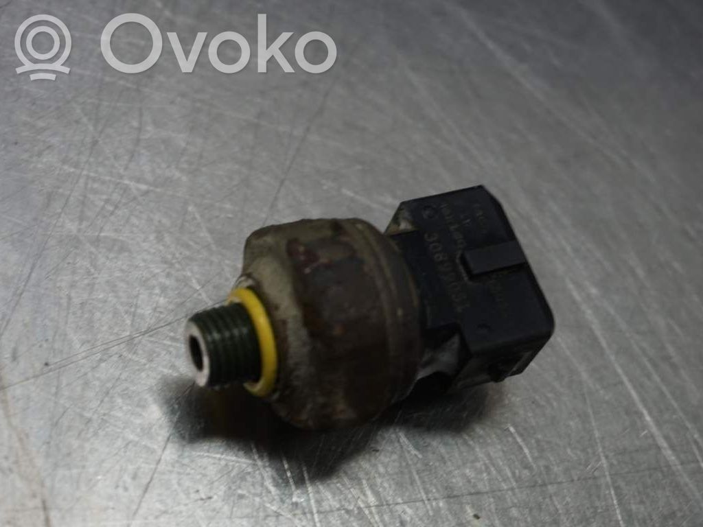 Innentemperatursensor   30899051,N026656