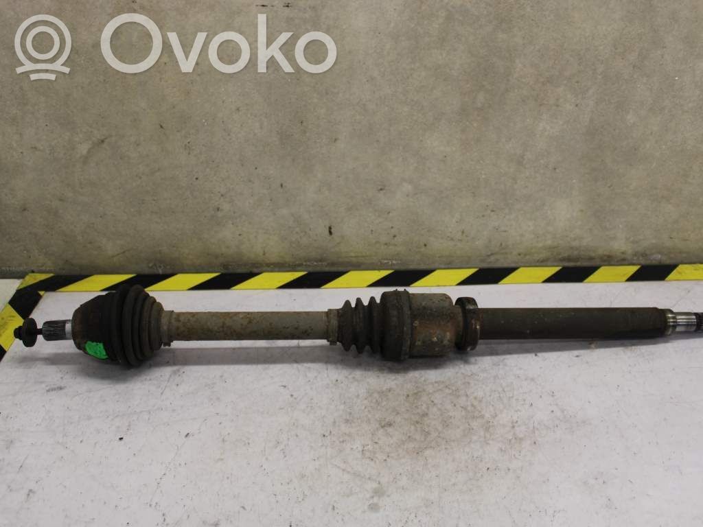 Volvo V50 Półoś przednia 