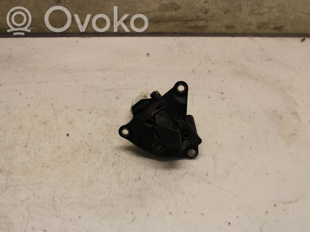 Renault Clio II Uchwyt / Rączka zewnętrzna otwierania klapy tylnej / bagażnika 