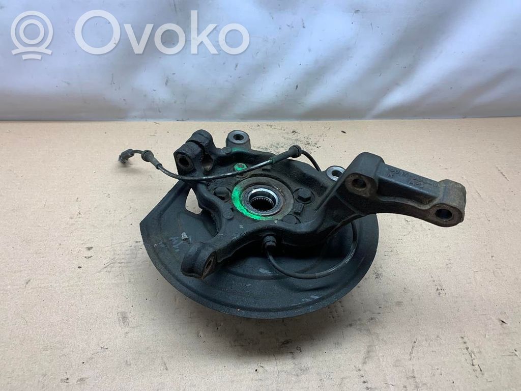 Nissan Qashqai+2 Front wheel hub spindle knuckle 
