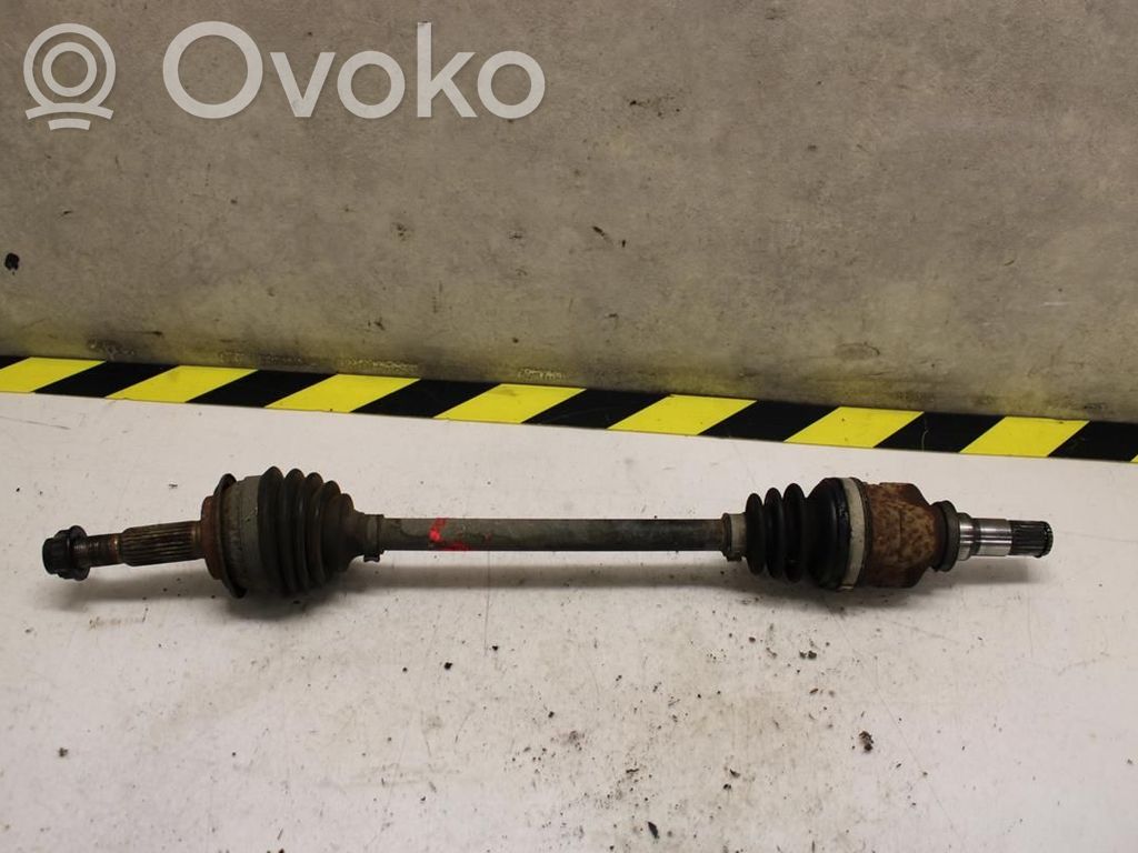 Toyota Yaris Półoś przednia 