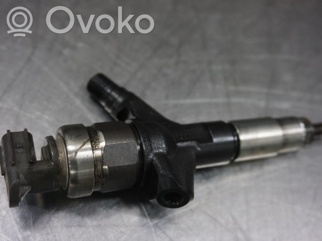 Inyector de combustible   16613AA020,173024