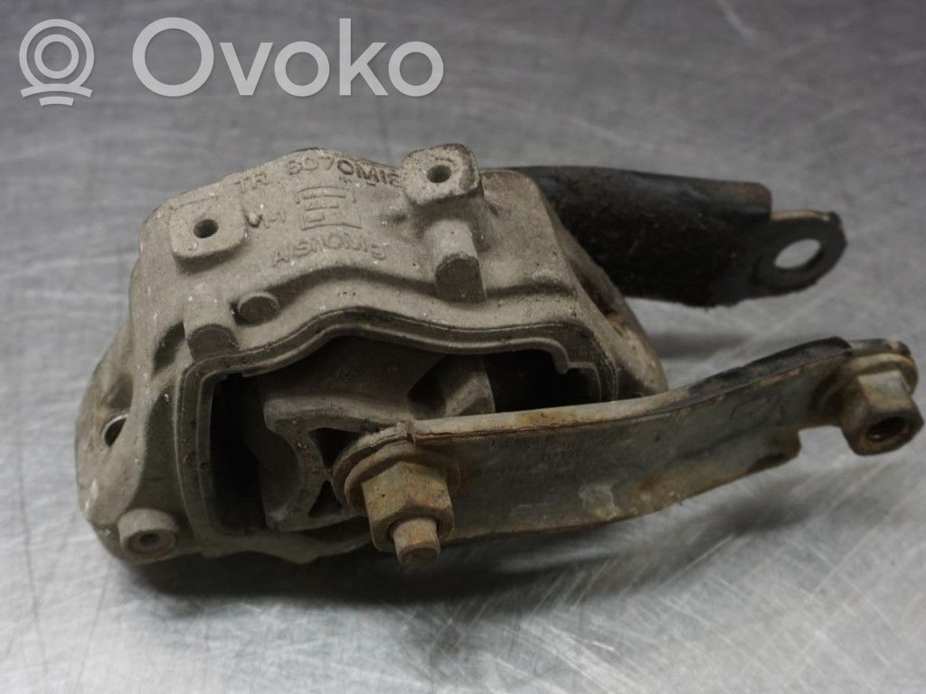 Engine mounting bracket   31277313,174183