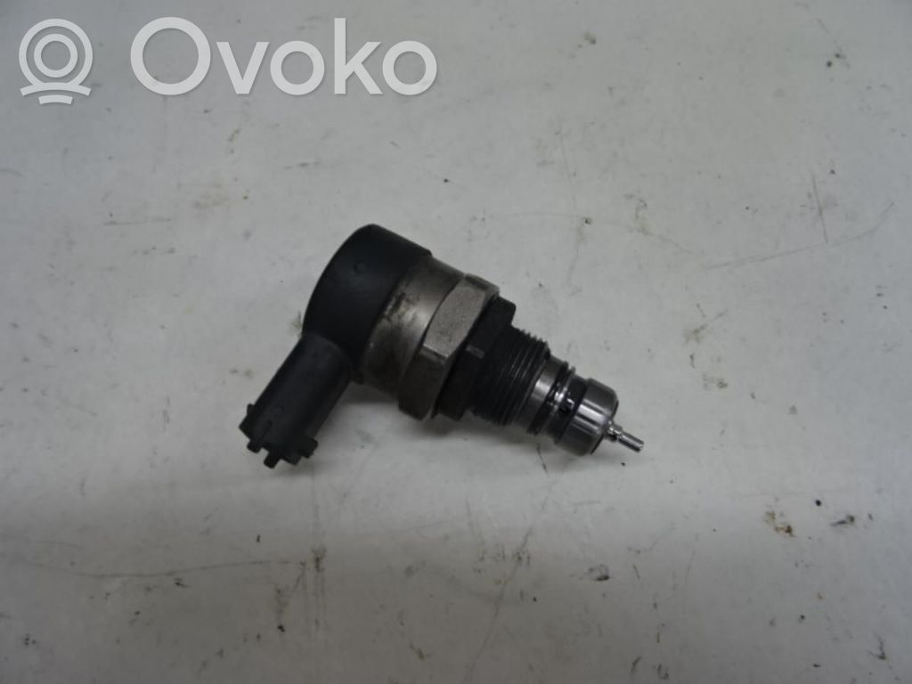 Regolatore di pressione del carburante   31216662,222296,0281002712