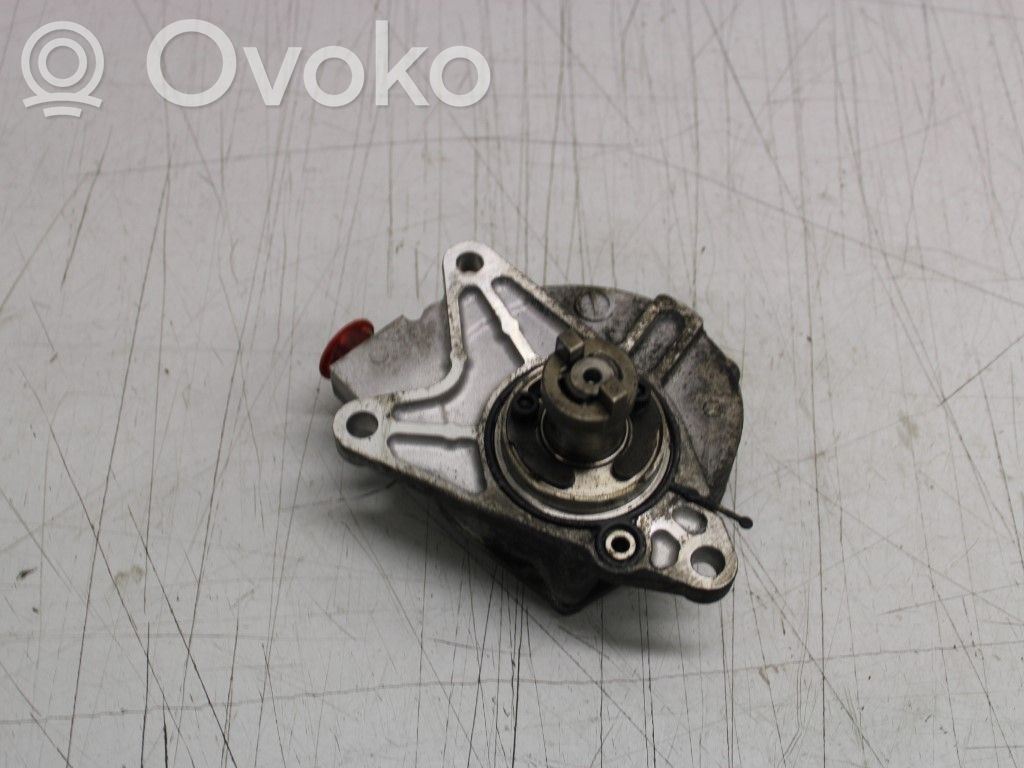Isuzu D-Max Vacuum pump 
