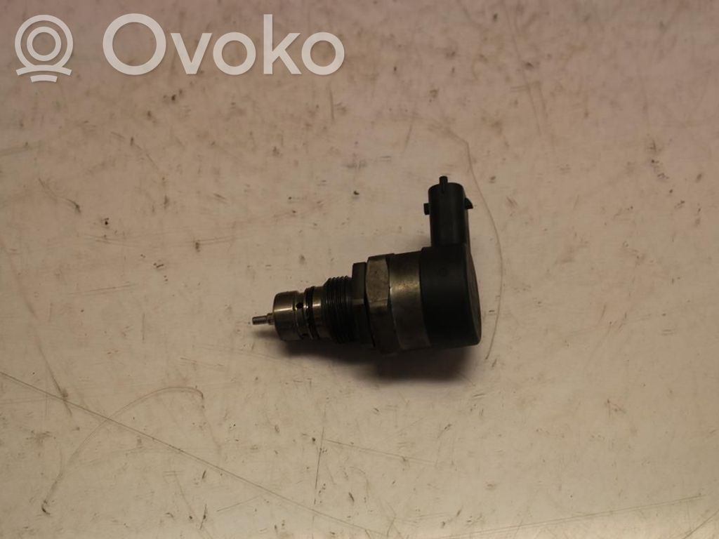 Régulateur de pression de carburant   31216313,N001522,0281002990