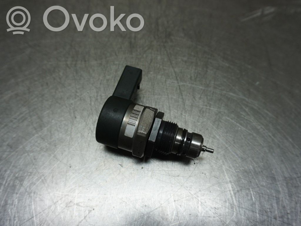 Régulateur de pression de carburant   13537805734,223520,0281002738