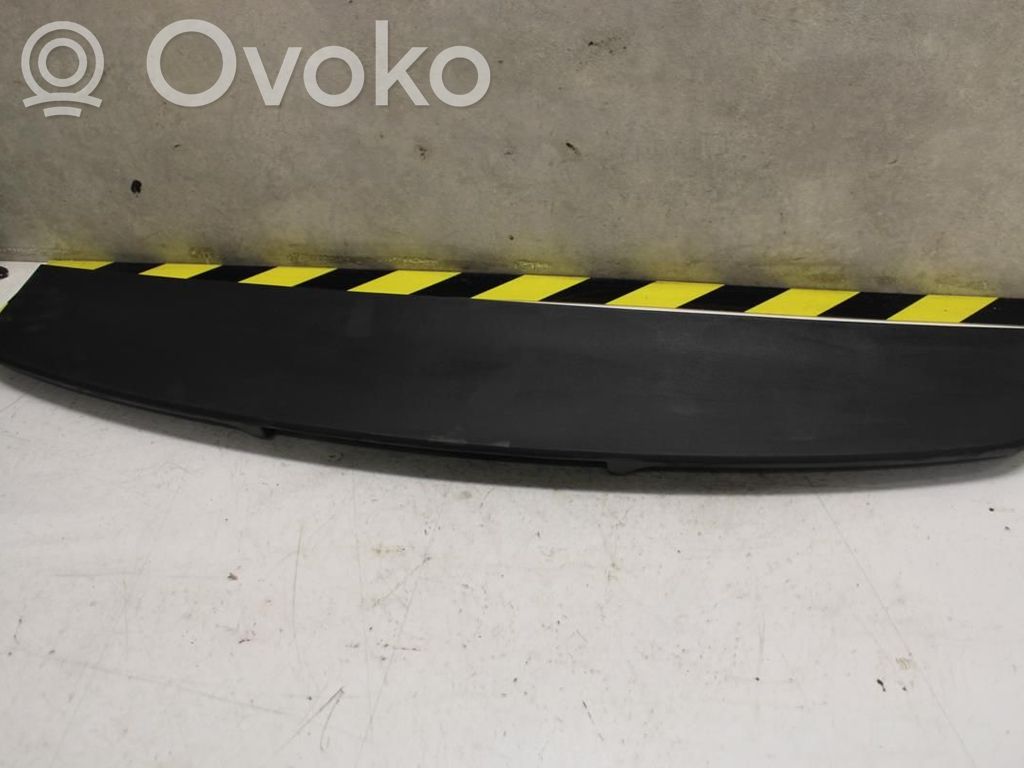Tailgate/trunk spoiler   1563374,N022330