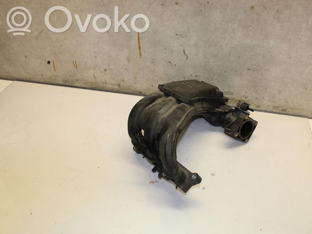 Nissan Micra Colector de admisión 