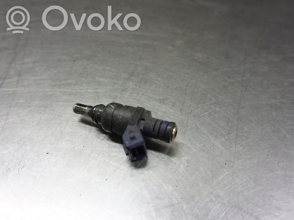 Inyector de combustible   13537546245,172968