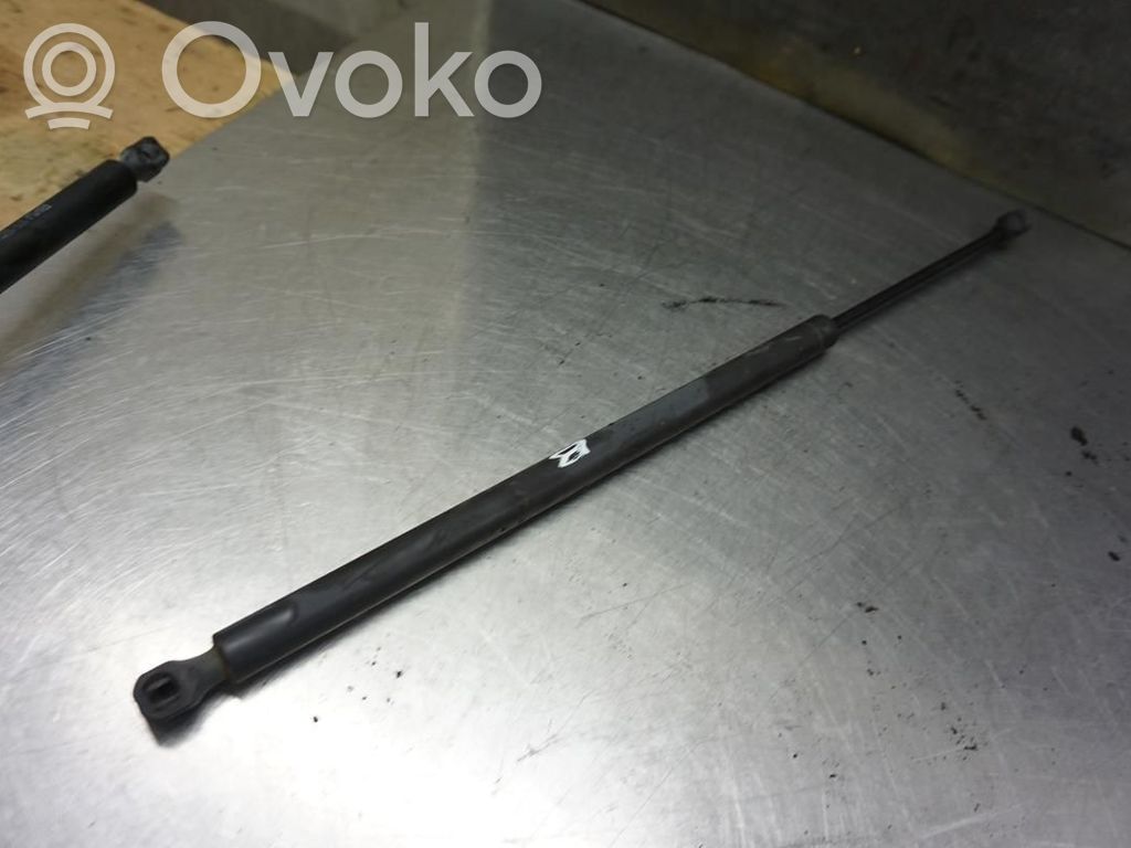 BMW 3 E36 Puntone del portellone posteriore 