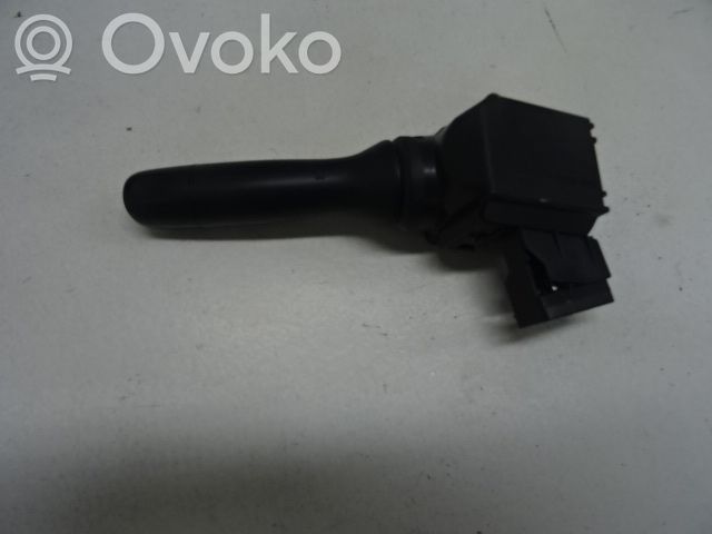 Toyota Yaris Manetka / Przełącznik wycieraczek 