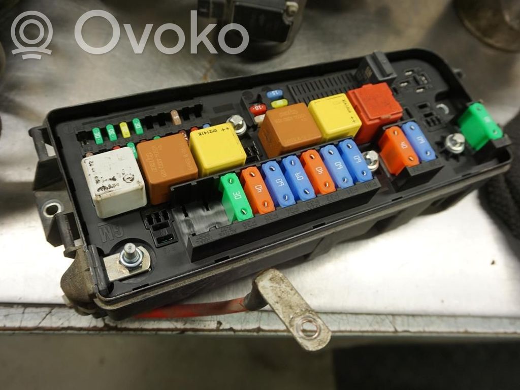 Opel Vectra C Fuse module 