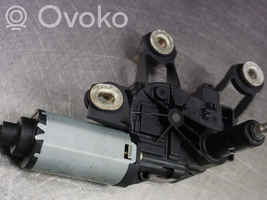 Ford Fiesta Silniczek wycieraczki szyby tylnej 