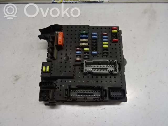 Volvo V70 Ramka / Moduł bezpieczników 