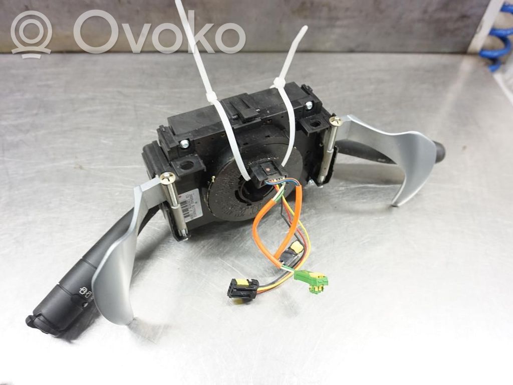 Peugeot 1007 Wiper turn signal indicator stalk/switch 