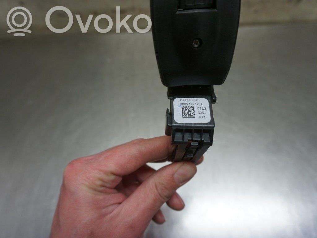 Opel Vivaro Stūres pogas / slēdži 
