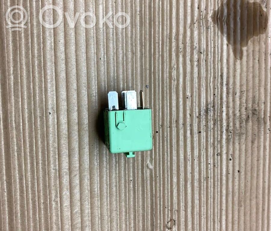 Kita rėlė   61368373700,180541,12631714976