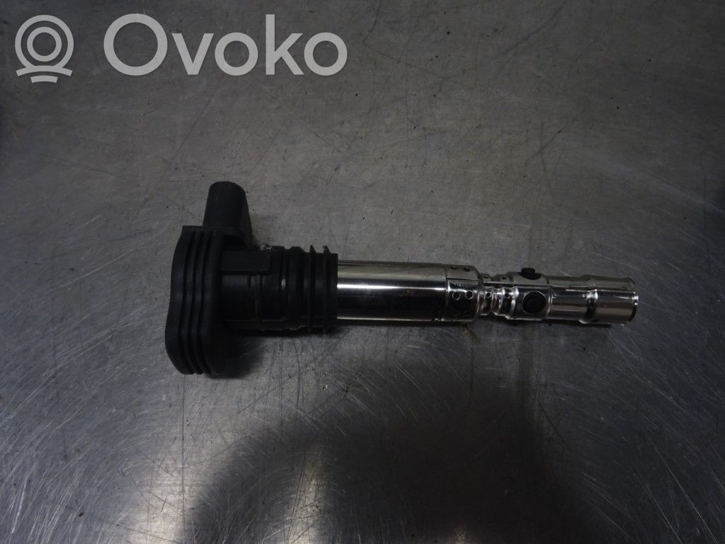 Audi A4 S4 B7 8E 8H Cewka zapłonowa wysokiego napięcia 