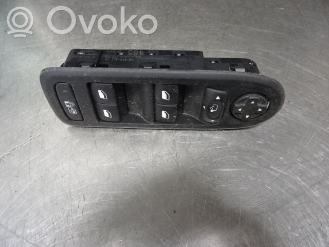 Electric window control switch   6490C3,182810,96599973
