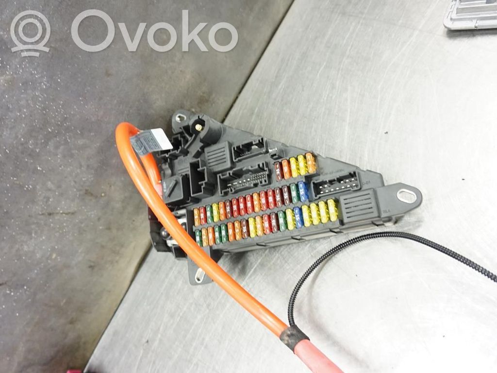 BMW 5 E60 E61 Ramka / Moduł bezpieczników 