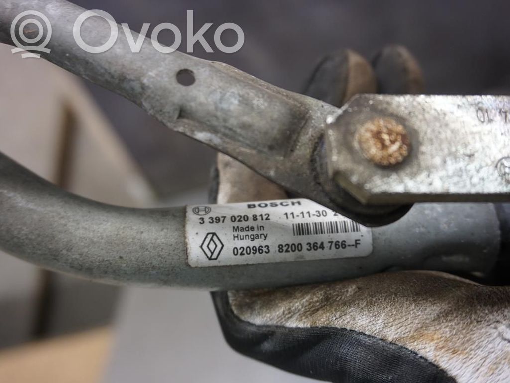 Renault Twingo II Front wiper linkage 