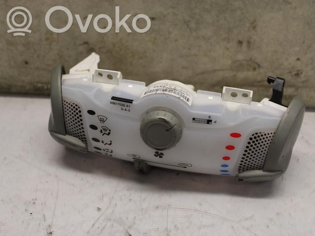 Toyota Aygo AB10 Panel klimatyzacji 